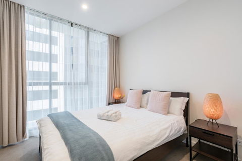 Sydney CBD Modern 2 Bedroom Apartment + Free Car Parking - Accommodation Port Hedland 14