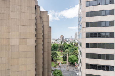 Sydney CBD Modern 2 Bedroom Apartment + Free Car Parking - Accommodation Port Hedland 31
