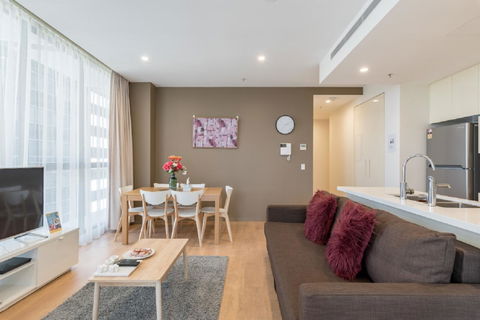 Sydney CBD Modern 2 Bedroom Apartment + Free Car Parking - Accommodation Port Hedland 1