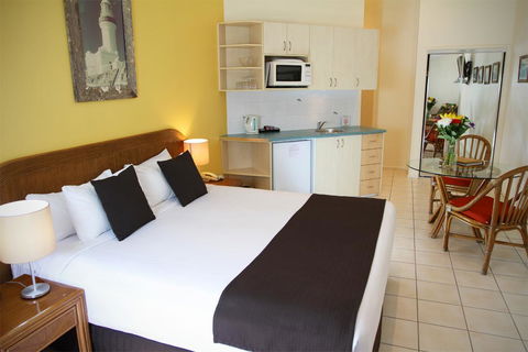 The Byron Beachcomber - Accommodation Port Hedland 18