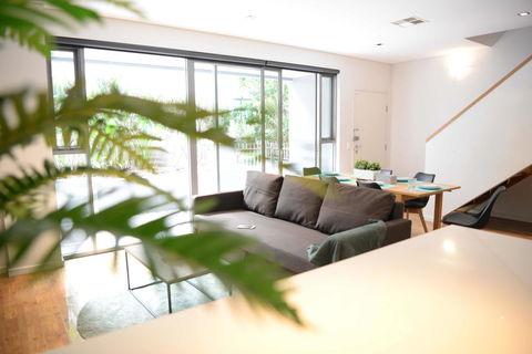 New SilkRoad Apartments Sydney - Accommodation Port Hedland 5
