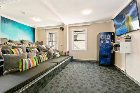 Mad Monkey Downtown - Accommodation Port Hedland 8