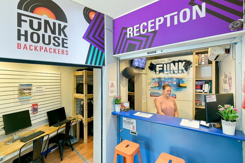Mad Monkey Downtown - Accommodation Port Hedland 3