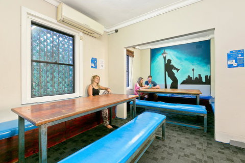 Mad Monkey Downtown - Accommodation Port Hedland 7