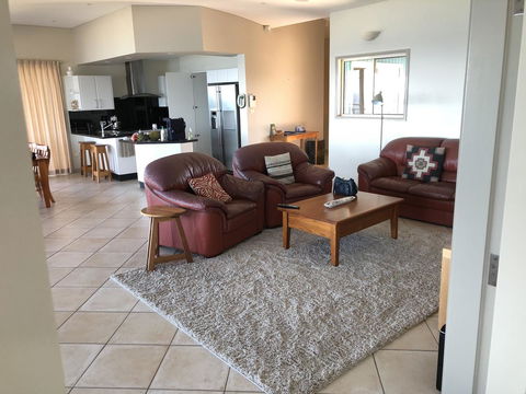 OceanScape Luxury Beachfront Villas - Accommodation Port Hedland 8