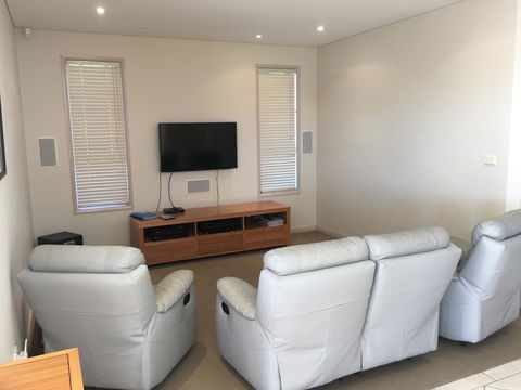 OceanScape Luxury Beachfront Villas - Accommodation Port Hedland 1