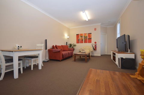 The Old Saddlery - Accommodation Port Hedland 3