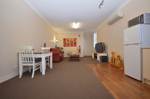 The Old Saddlery - Accommodation Port Hedland 5