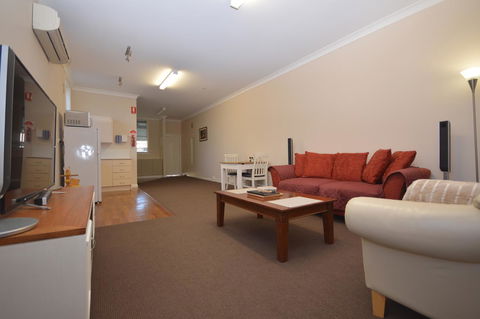 The Old Saddlery - Accommodation Port Hedland 8