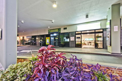 Nomikis\'On The Avenue - Accommodation Port Hedland 19