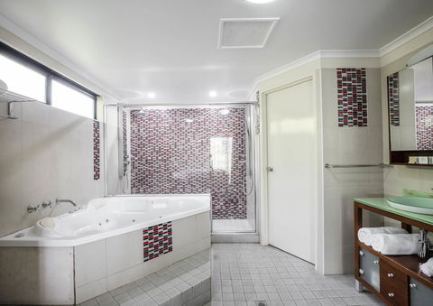 Mercure Darwin Airport Resort - Accommodation Port Hedland 11