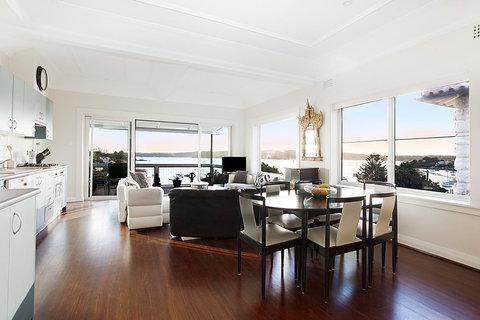 Art Deco Apartment With Breathtaking Water Views - Accommodation Port Hedland 6