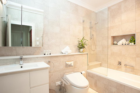 Art Deco Apartment With Breathtaking Water Views - Accommodation Port Hedland 2