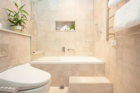 Art Deco Apartment With Breathtaking Water Views - Accommodation Port Hedland 5