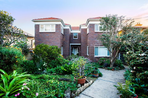 Art Deco Apartment With Breathtaking Water Views - Accommodation Port Hedland 13