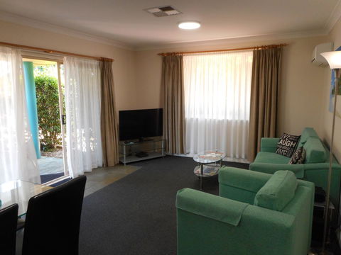 Beaches Serviced Apartments - Accommodation Port Hedland 27