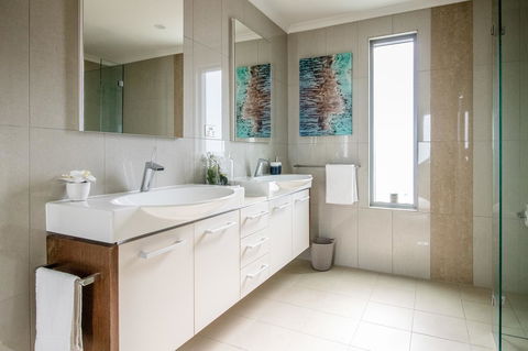 ZEN BY THE WATER - Esplanade Darwin Retreat - Accommodation Port Hedland 11