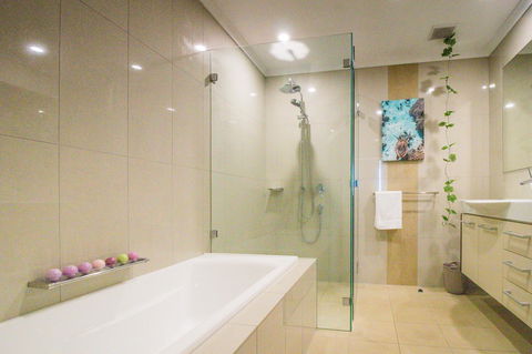 ZEN BY THE WATER - Esplanade Darwin Retreat - Accommodation Port Hedland 19
