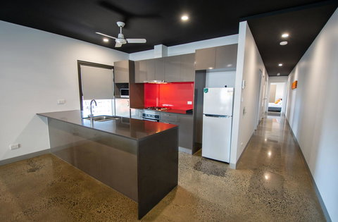 Magnum Serviced Apartments - Accommodation Port Hedland 8