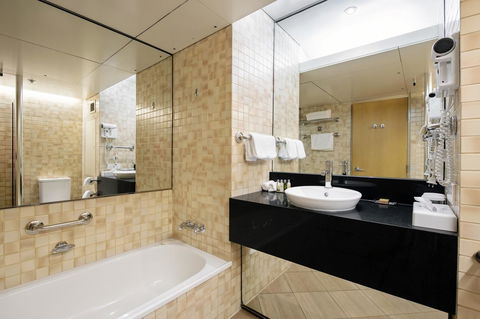 DoubleTree By Hilton Esplanade Darwin - Accommodation Port Hedland 11