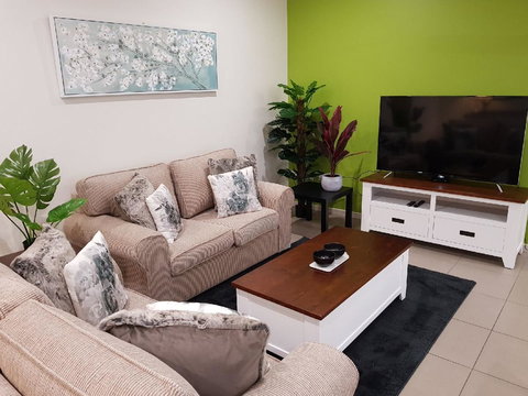 Darwin-Ocean Views, Tropical Getaway, Pool & Aircon - Accommodation Port Hedland 3