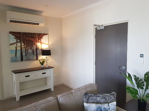 Darwin-Ocean Views, Tropical Getaway, Pool & Aircon - Accommodation Port Hedland 6