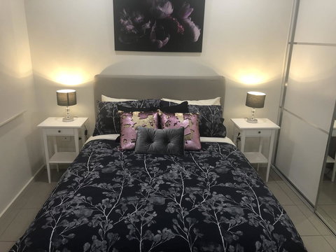 Darwin-Ocean Views, Tropical Getaway, Pool & Aircon - Accommodation Port Hedland 1