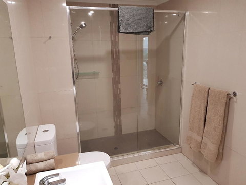 Darwin-Ocean Views, Tropical Getaway, Pool & Aircon - Accommodation Port Hedland 15