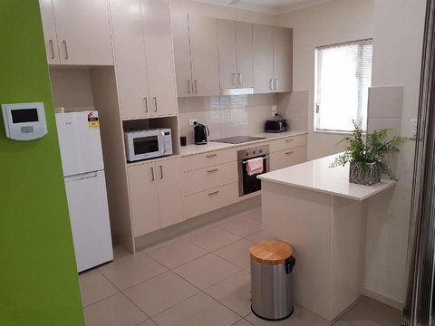 Darwin-Ocean Views, Tropical Getaway, Pool & Aircon - Accommodation Port Hedland 8