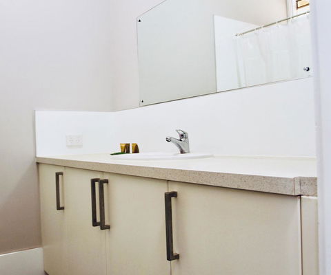 Erldunda Desert Oaks Resort - Accommodation Port Hedland 11