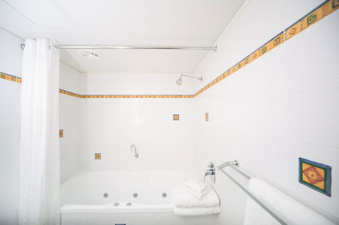 Corrigans Cove - Accommodation Port Hedland 9