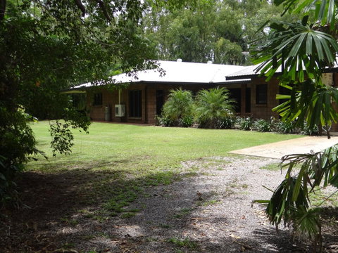DARWIN'S SHADY ACRES RETREAT - Accommodation Port Hedland 1