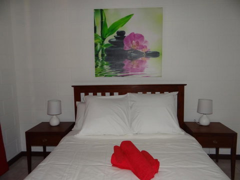 DARWIN'S SHADY ACRES RETREAT - Accommodation Port Hedland 34