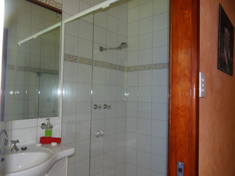 DARWIN'S SHADY ACRES RETREAT - Accommodation Port Hedland 40