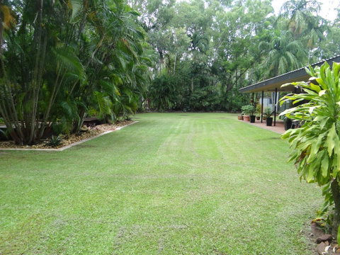 DARWIN'S SHADY ACRES RETREAT - Accommodation Port Hedland 8