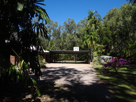 DARWIN'S SHADY ACRES RETREAT - Accommodation Port Hedland 4