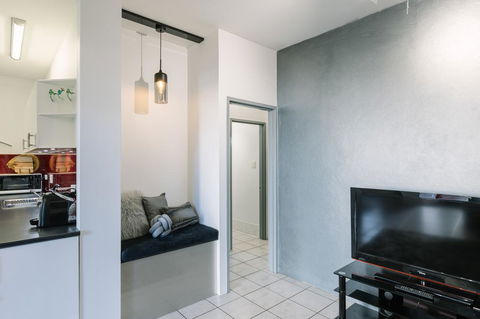 CitySide Apartment - 2 Bedroom With Private Courtyard - Accommodation Port Hedland 8
