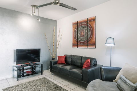CitySide Apartment - 2 Bedroom With Private Courtyard - Accommodation Port Hedland 1