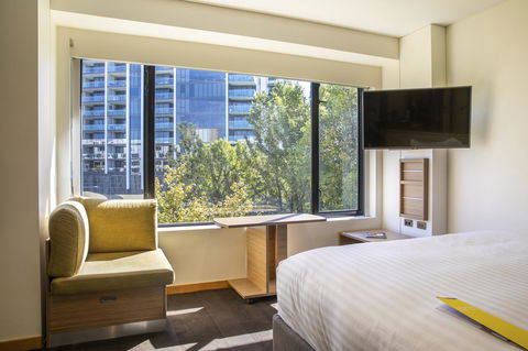 Crowne Plaza Canberra, An IHG Hotel - Accommodation Port Hedland 14