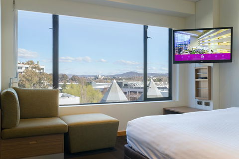 Crowne Plaza Canberra, An IHG Hotel - Accommodation Port Hedland 19
