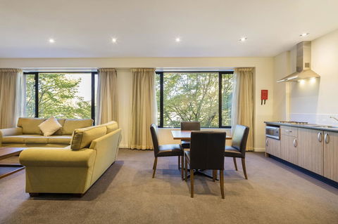 Crowne Plaza Canberra, An IHG Hotel - Accommodation Port Hedland 35