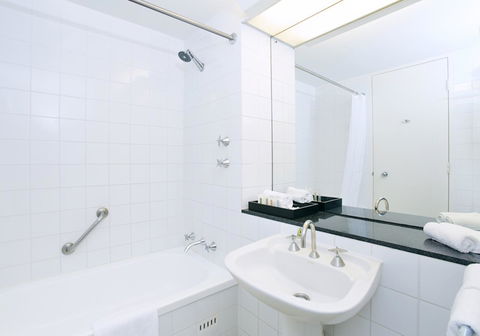 Crowne Plaza Canberra, An IHG Hotel - Accommodation Port Hedland 25