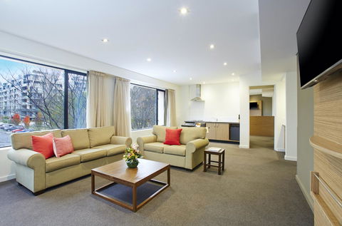 Crowne Plaza Canberra, An IHG Hotel - Accommodation Port Hedland 11