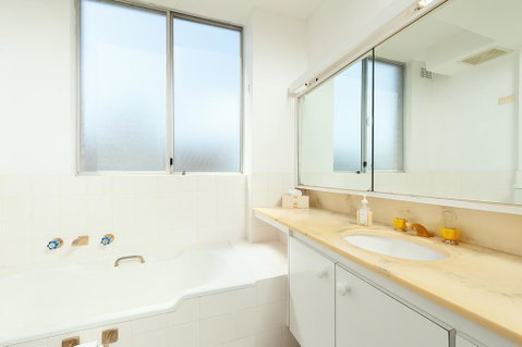 Bondi Apt. For 4 With Panoramic Ocean And Park Views - Accommodation Port Hedland 3