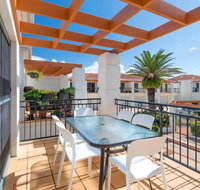 Breakers Block 3 - Unit 2 - Pool in complex - across the road from the beach - Accommodation Port Hedland