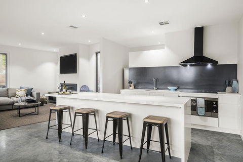 Bridgewater Luxury Family Retreat, Close To The Beach - Accommodation Port Hedland 3