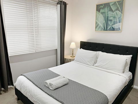 Bright 3-bedroom Apartment - Central Armidale - Accommodation Port Hedland 3