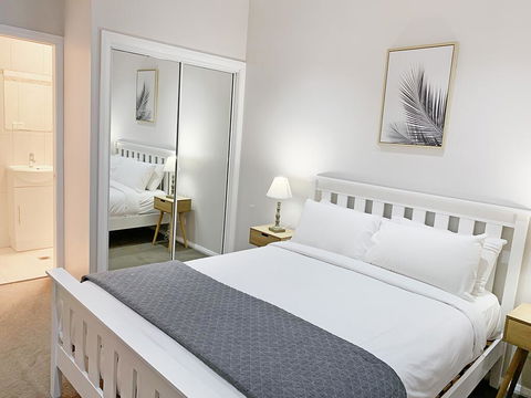 Bright 3-bedroom Apartment - Central Armidale - Accommodation Port Hedland 1