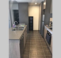 Bright Modern Stylish - Top Floor Apt - Woden - Accommodation Port Hedland