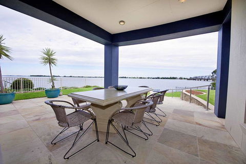 Brookwater- Waterfront On Lake Mulwala - Accommodation Port Hedland 2